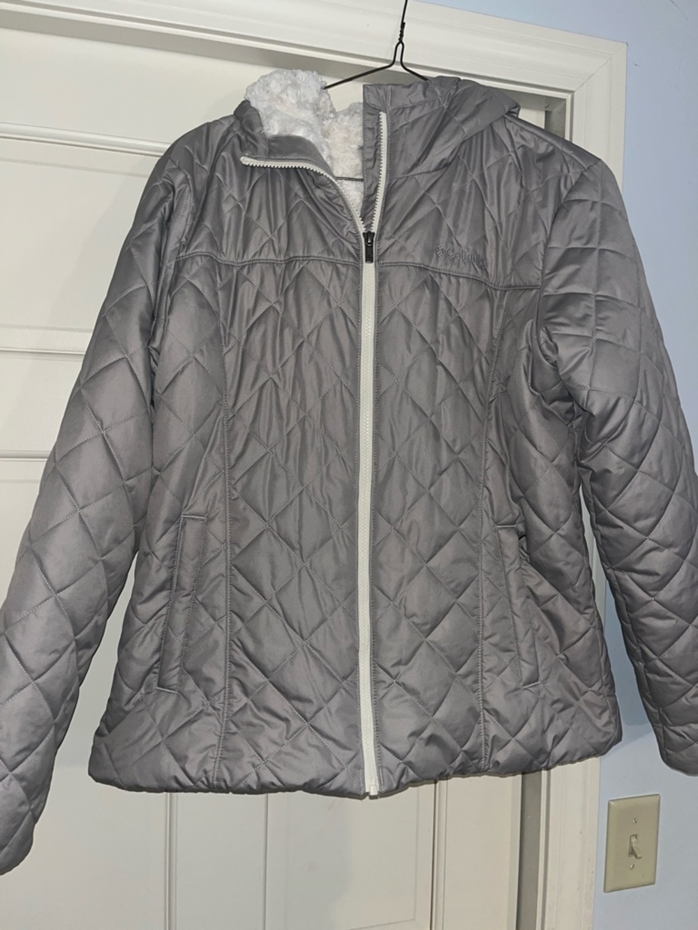 Columbia Quilted Hooded Puffer Jacket - Gray